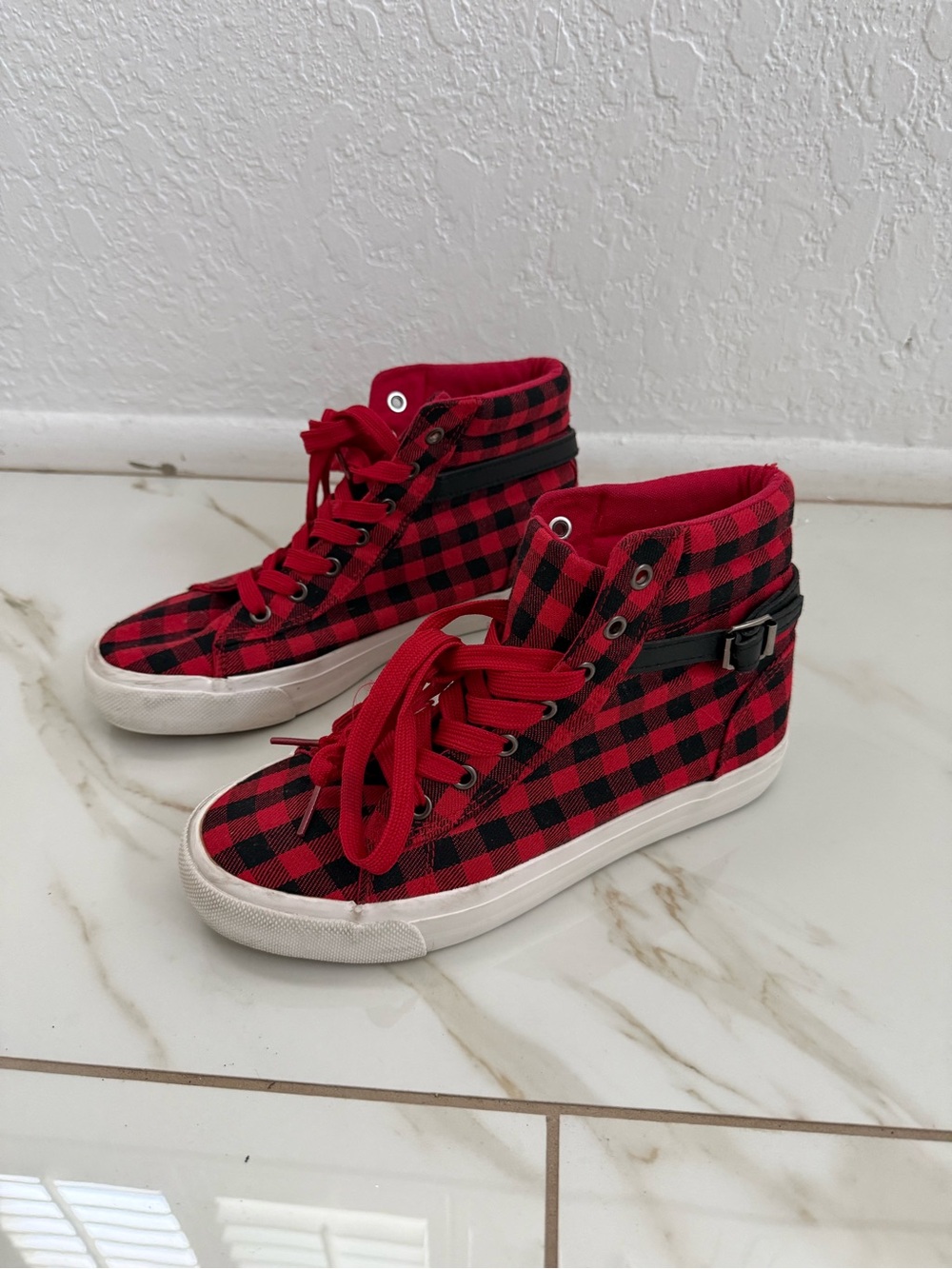 Olivia Miller Women’s Size 8 Red and Black Buffalo Plaid High-Top Sneakers